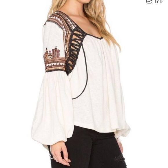 Free People Snow Kisses BOHO Embroidered Bell Sleeve Gypsy Tribal Top SZ Small - Picture 3 of 16